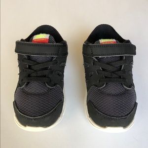 Toddlers Nike revulsion 2  ( Boy 8C).